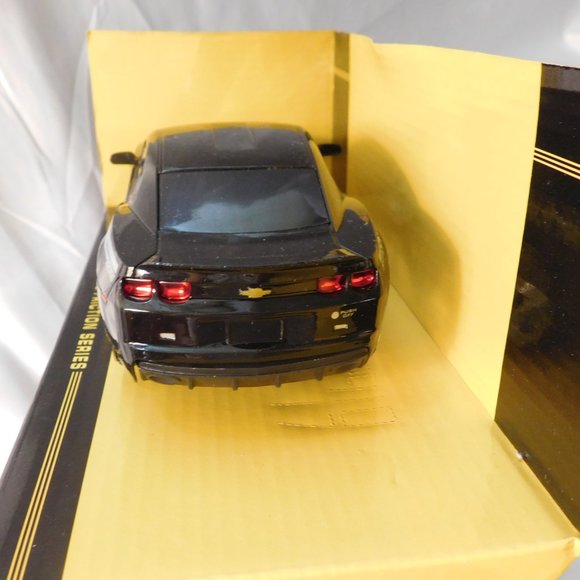Chevrolet Camaro Copo Friction Series Car 1:24 Scale Black - Picture 6 of 7